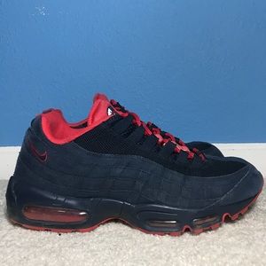 (SOLD) Air Max 95 "Midnight Navy/ University Red"